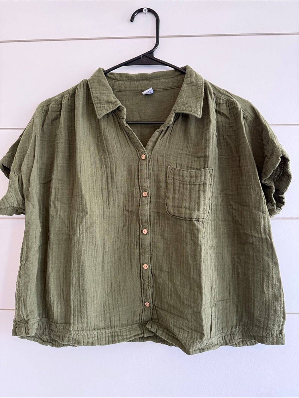 Old Navy Olive Green Short-Sleeve Button-Down Shirt
